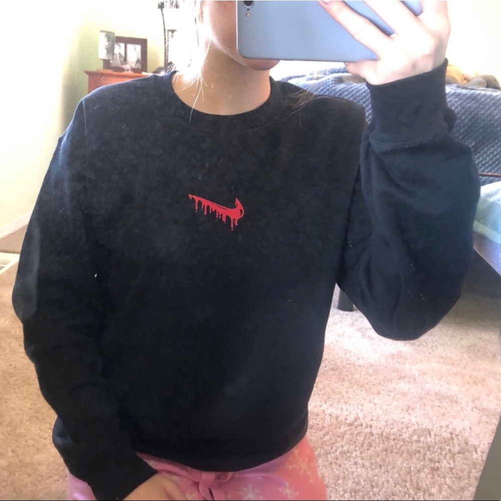 nwt black red nike drip crewneck